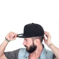 Бейсболка "SNAP BACK", 6 клиньев, пластик. застежка, черный с красным, 100% п/э,100% х/б, 400 гр/м2